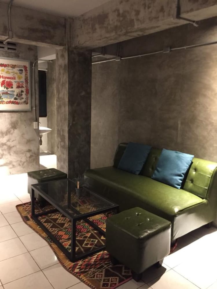 B168 Bed & More Hostel