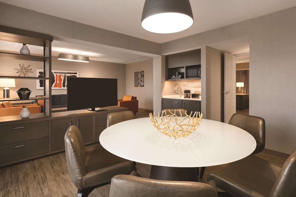 Embassy Suites by Hilton Richmond - photo 21
