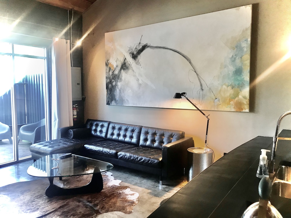The Hangar Lofts Hotel - photo 23