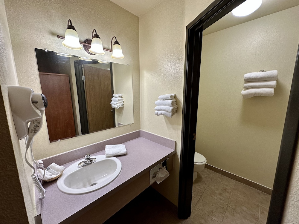 FairBridge Inn & Suites Kellogg - photo 28