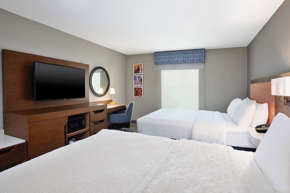Hampton Inn Clinton IA - photo 27