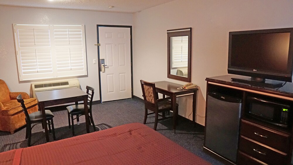 Travel Plaza Inn in Compton, United States