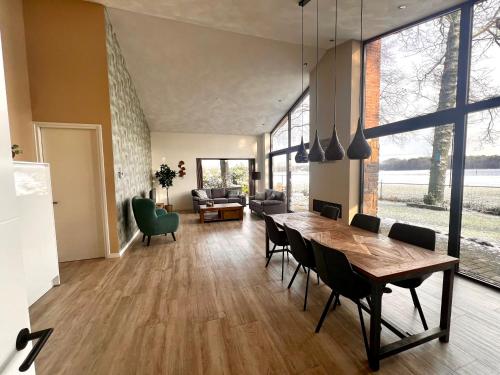 Luxe Recreatiewoningen Midden In Bosrijke Omgeving — Waalre
