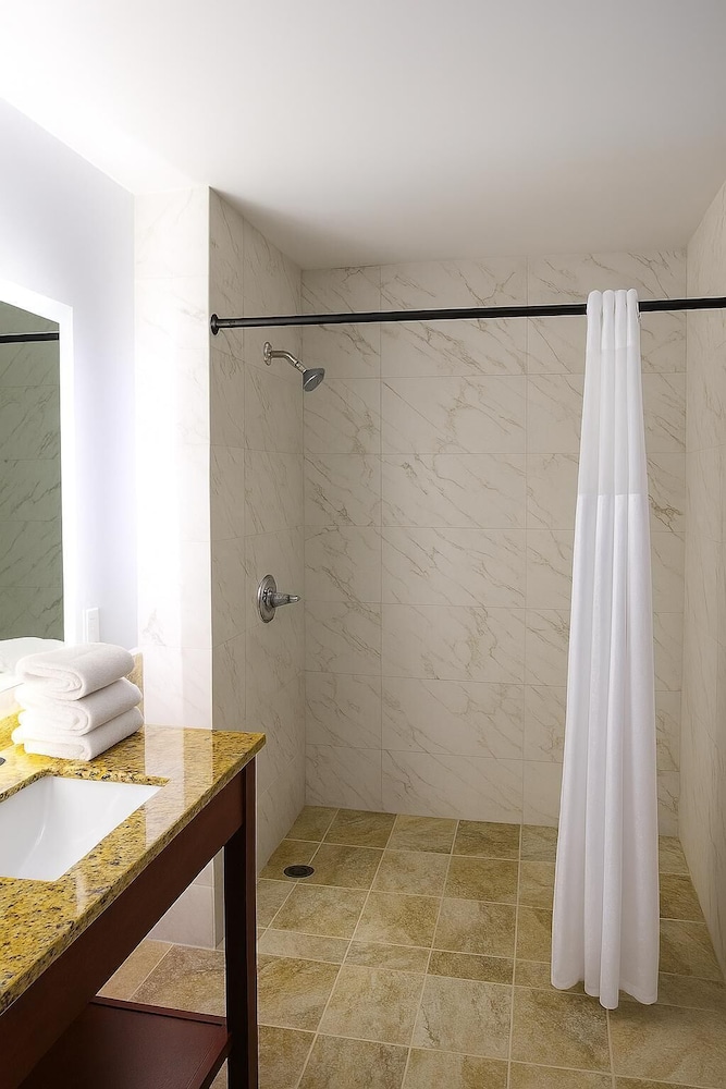 Florence Inn and Suites - photo 22