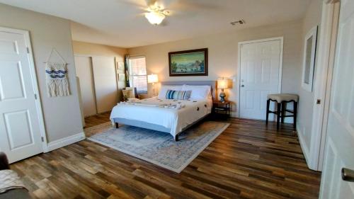 Falcon Cottage — 4-Star Luxury Hotel in Pahrump, United States