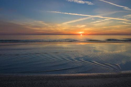 Gulf Place 7B - photo 26