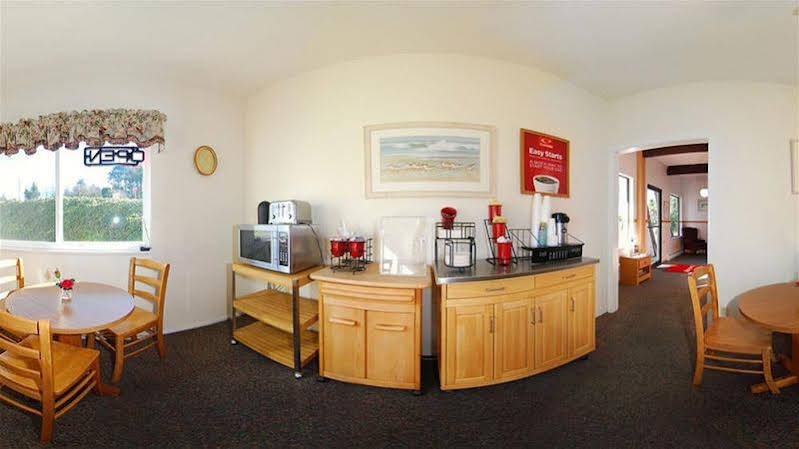 Coastal Inn by OYO Lincoln City Oregon Coast Hwy - photo 3