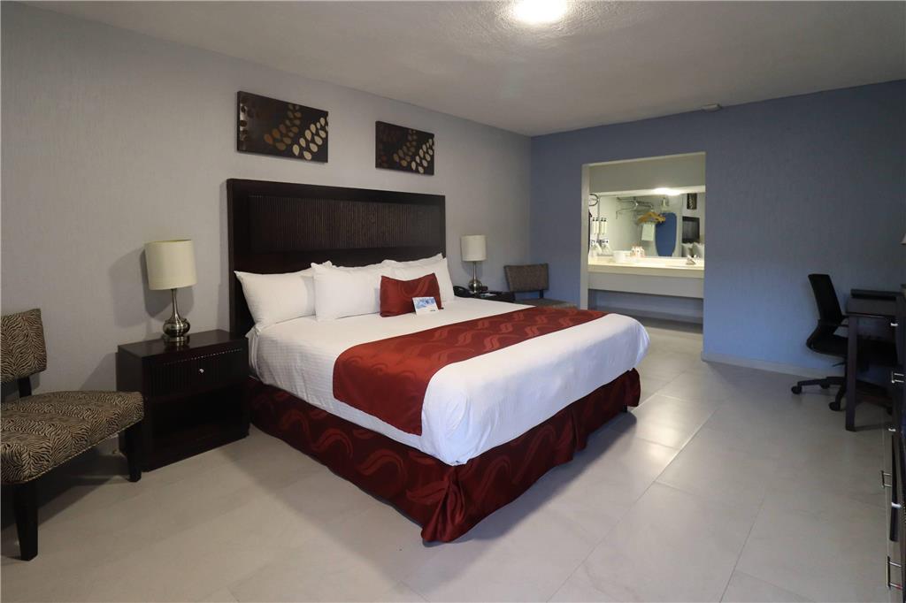 Guest room