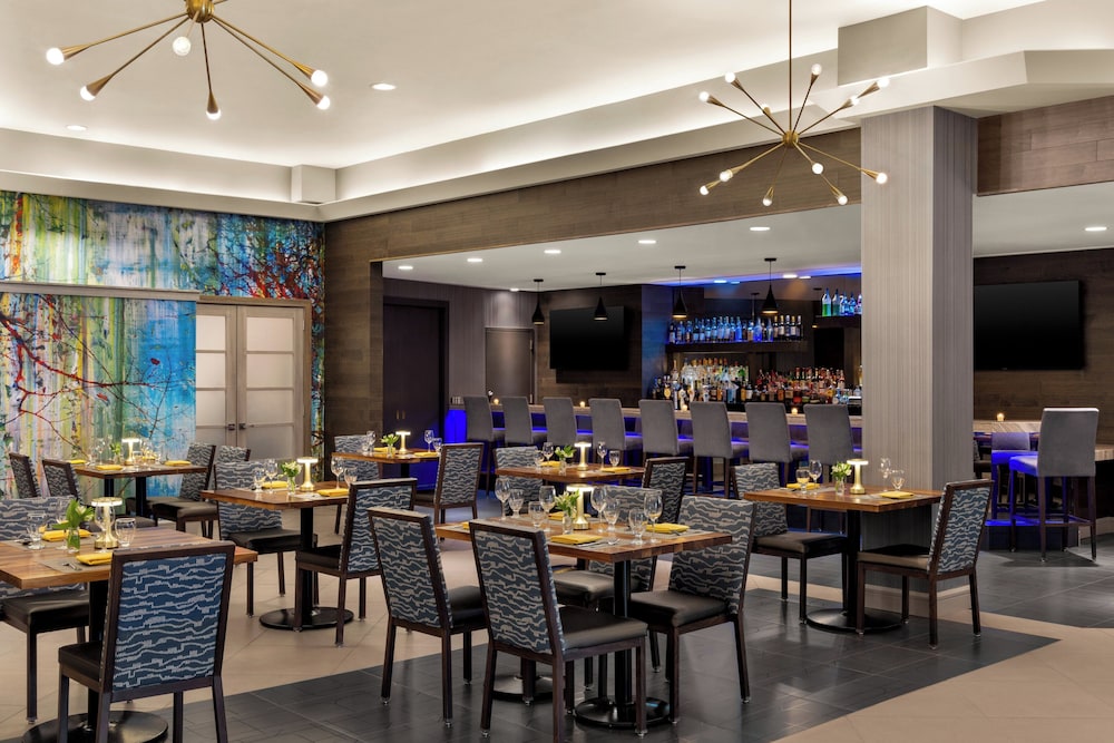 Crowne Plaza Edison by IHG - photo 24