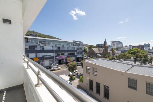 Modern Studio at 220onLoop City Views Comfort — 4-Star Luxury Hotel in Cape Town, South Africa