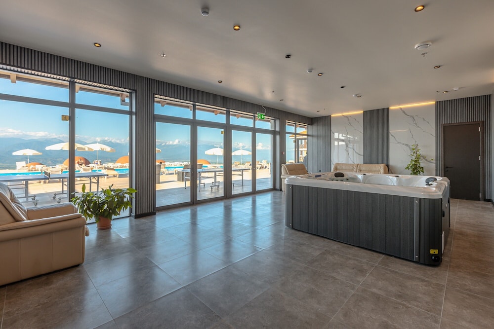 Indoor spa tub
