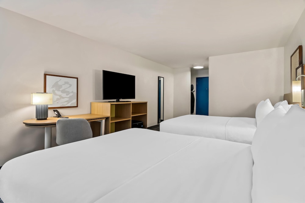 Spark by Hilton Merrillville - photo 13