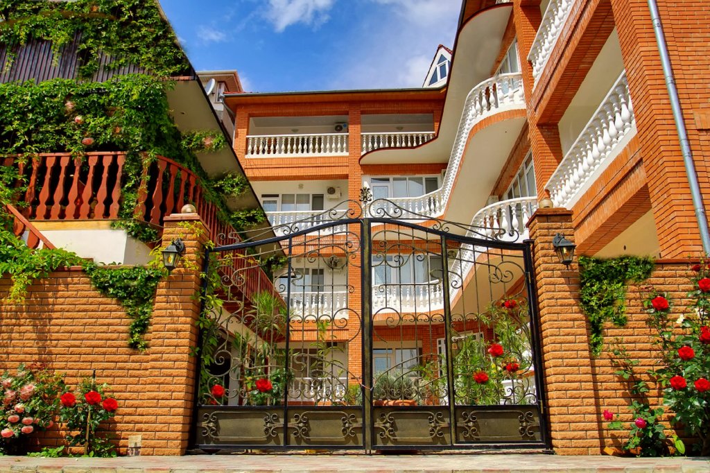 Prime Mini Hotel - carbon neutral hotel in Sudak