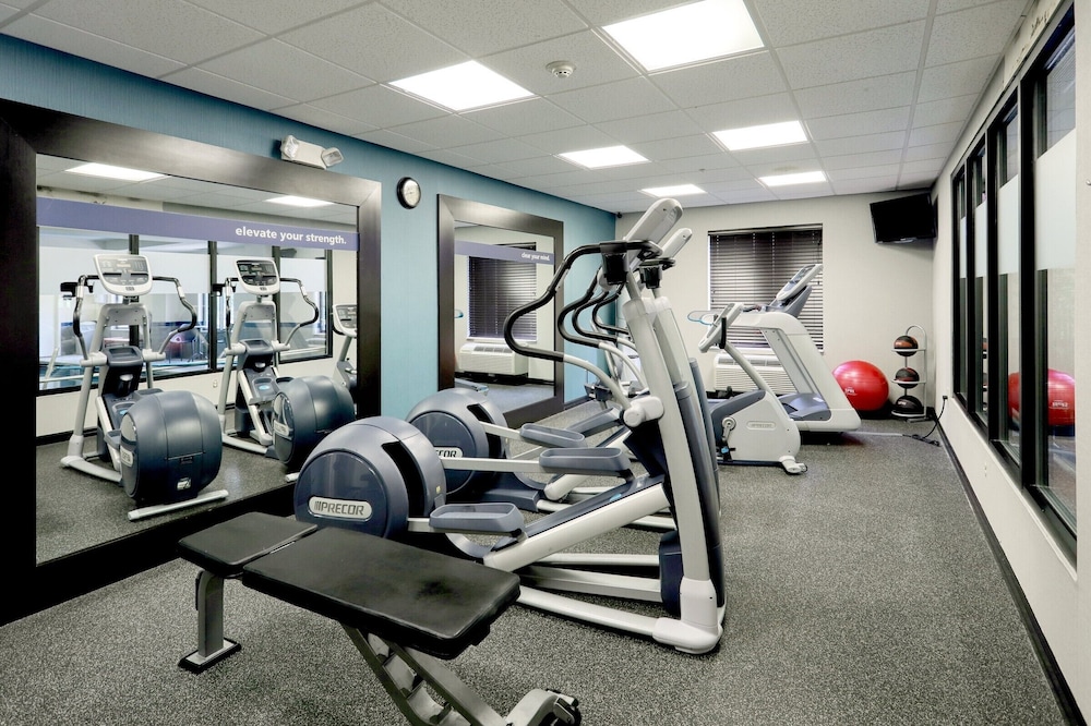 Hampton Inn & Suites Parsippany North - photo 26
