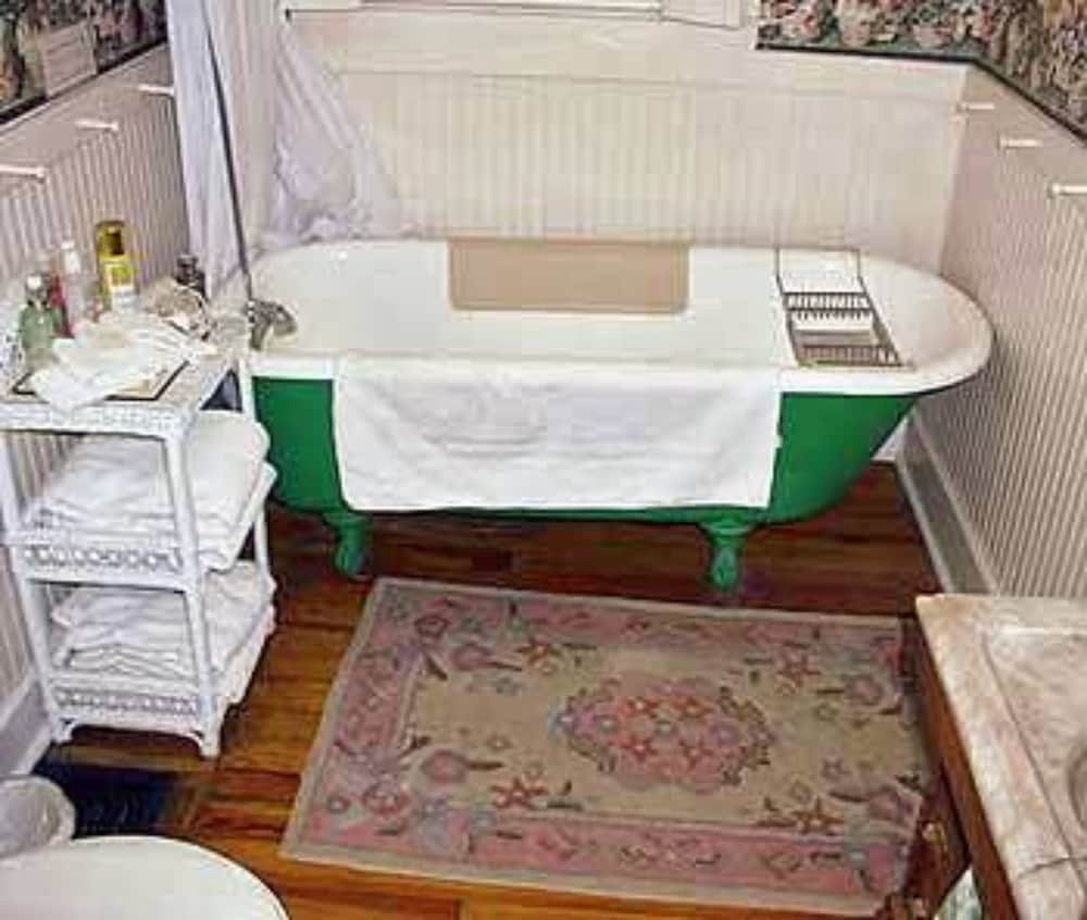 Edgeworth Inn - photo 9