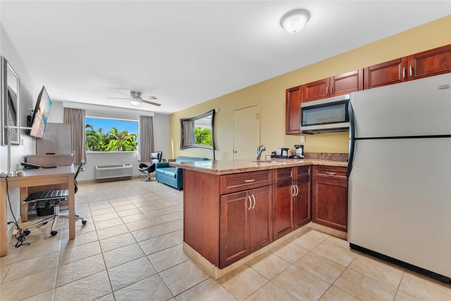 Rodeway Inn & Suites Fort Lauderdale Airport & Cruise Port - photo 63