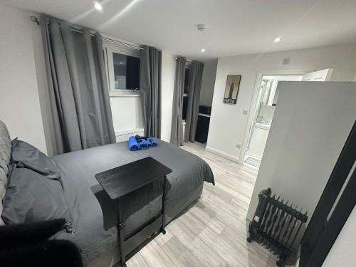 London Waterloo 10mins away — 4-Star Luxury Hotel in London, United Kingdom