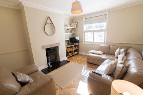 Mulberry Cottage Cosy 3 Bed Cottage near Lytham Windmill — 4-Star Luxury Hotel in Lytham St Annes, United Kingdom