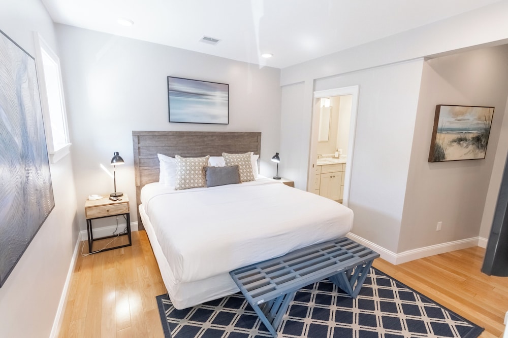 The Newport Lofts 364 Thames Street — 4-Star Luxury Hotel in Newport, United States