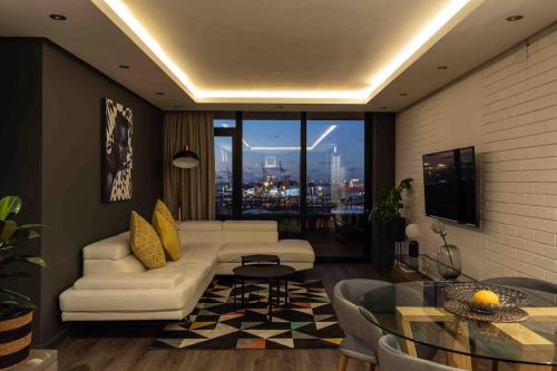 Brand new penthouse with waterfront views