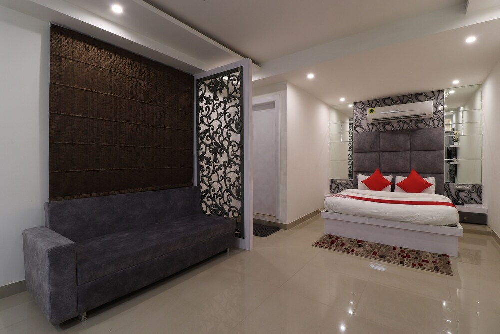 Oyo 47405 Comfort Inn in Orai, India