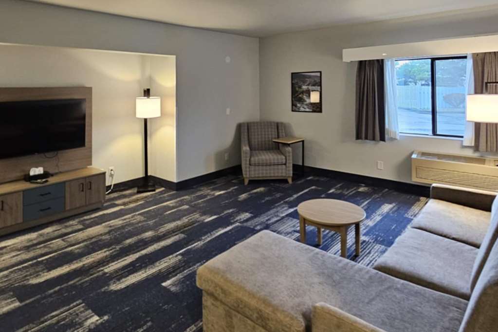 Edgewater Inn and Suites an Ascend Collection Hotel - photo 64