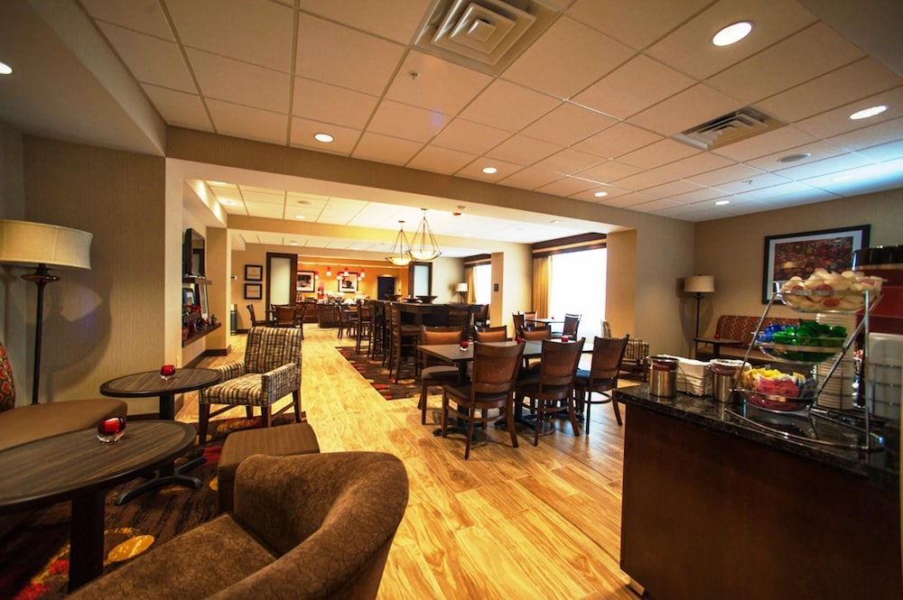 Hampton Inn Fort Morgan - photo 17