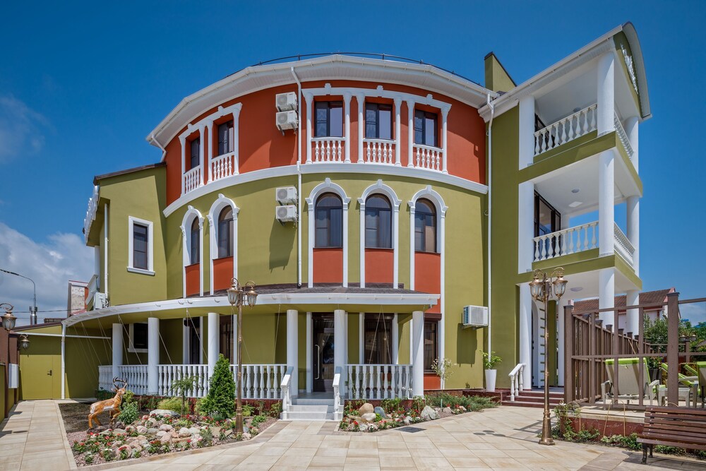 Mini Hotel Biography in Novorossiysk, Russia