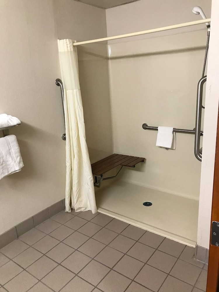 Quality Inn Clinton Knoxville North - photo 18