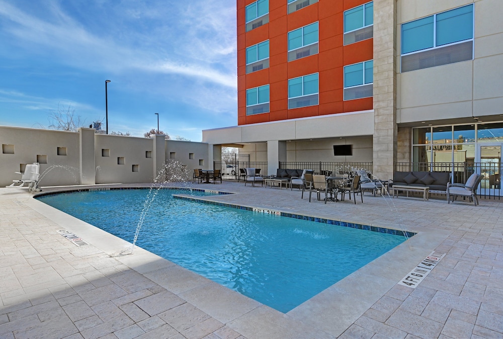 Holiday Inn Express & Suites Houston Memorial City Centre by IHG - photo 17