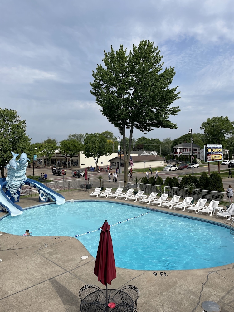 Colonial Motel - photo 6