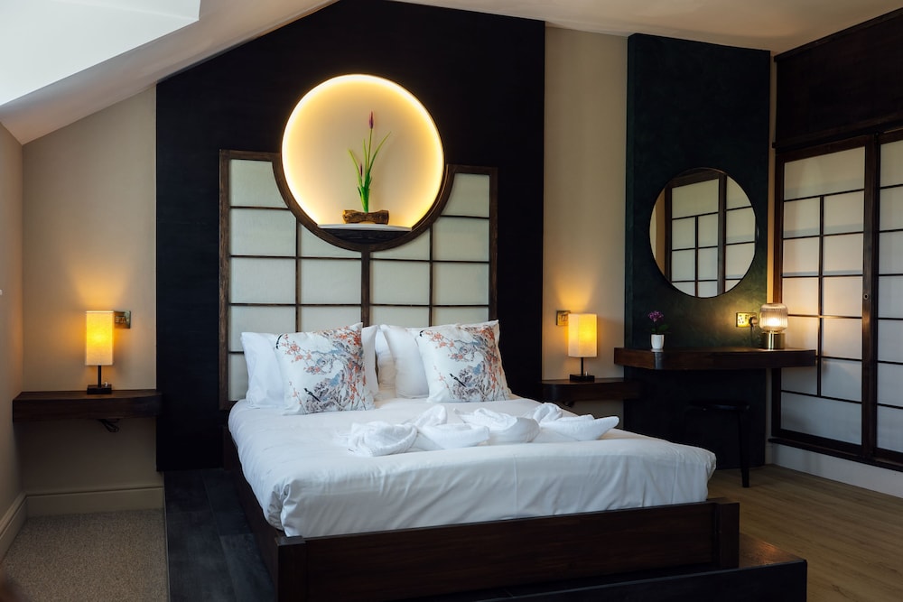 The Imperial Dragon Hotel in Saundersfoot, United Kingdom