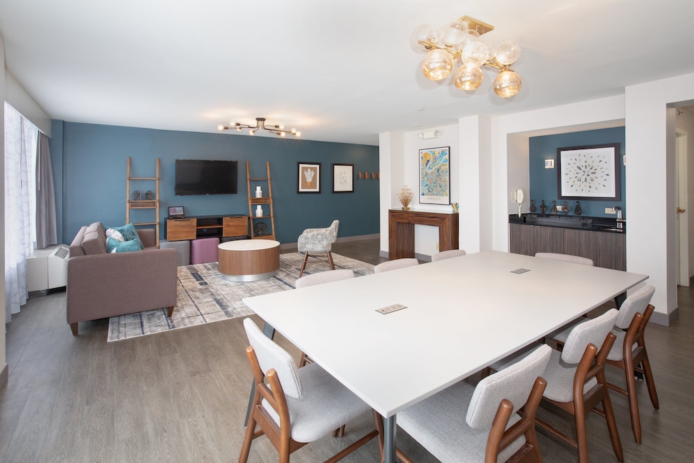Crowne Plaza Kansas City Downtown by IHG - photo 53