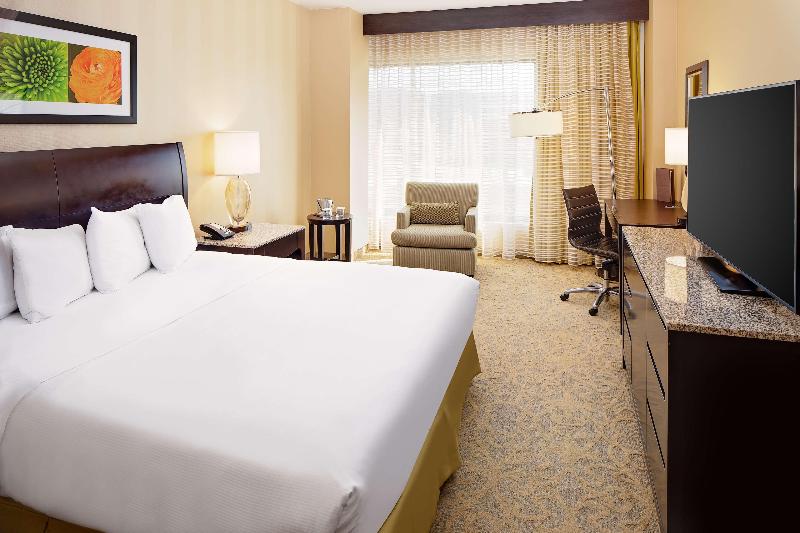Hotel Zessa Orange County Airport a DoubleTree by Hilton - photo 67