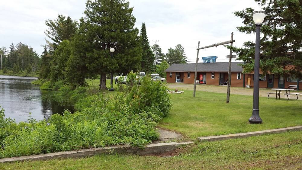 Bear Paw Inn - photo 16