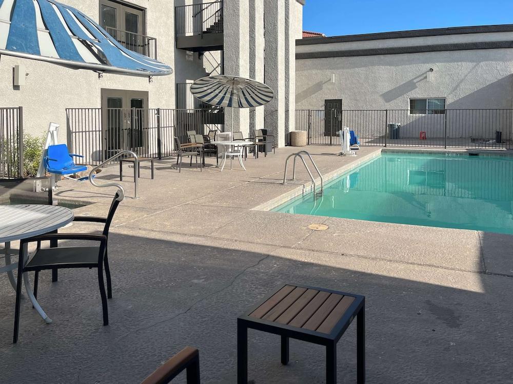 Motel 6 Tucson AZ Airport Kino Sports Complex - photo 8