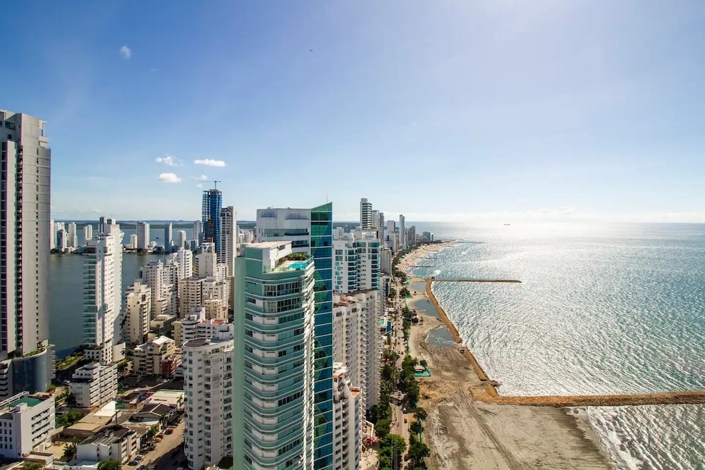 Edificio Murano Elite Bocagrande Primera linea al Mar — 4-Star Luxury Hotel in Cartagena, Colombia
