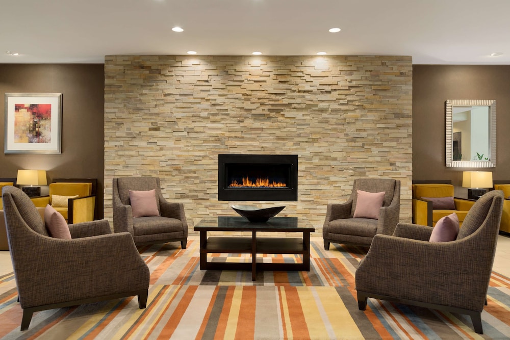 Embassy Suites by Hilton Chicago North Shore Deerfield - photo 9