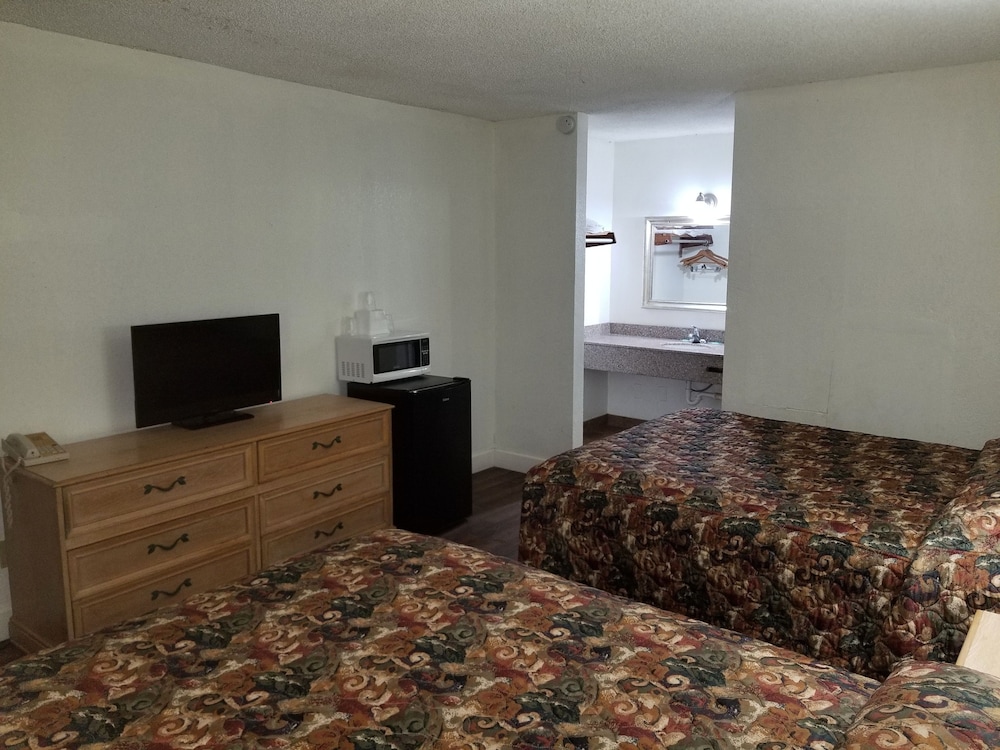 Econo Inn - photo 9