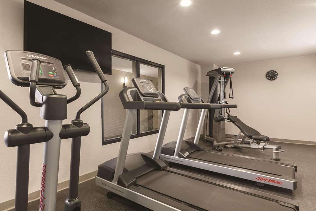 Country Inn & Suites by Radisson Bakersfield CA - photo 12