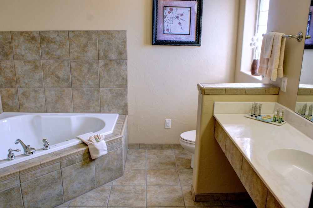 Blue Mountain Inn And Suites - photo 12