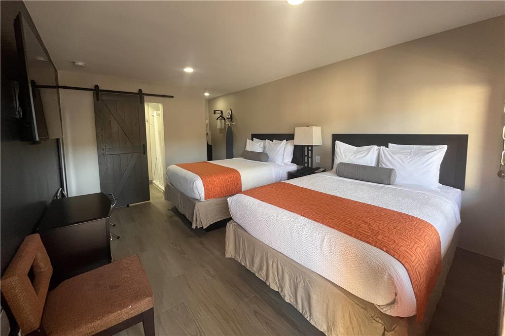 Howard Johnson by Wyndham Flagstaff University West - photo 6