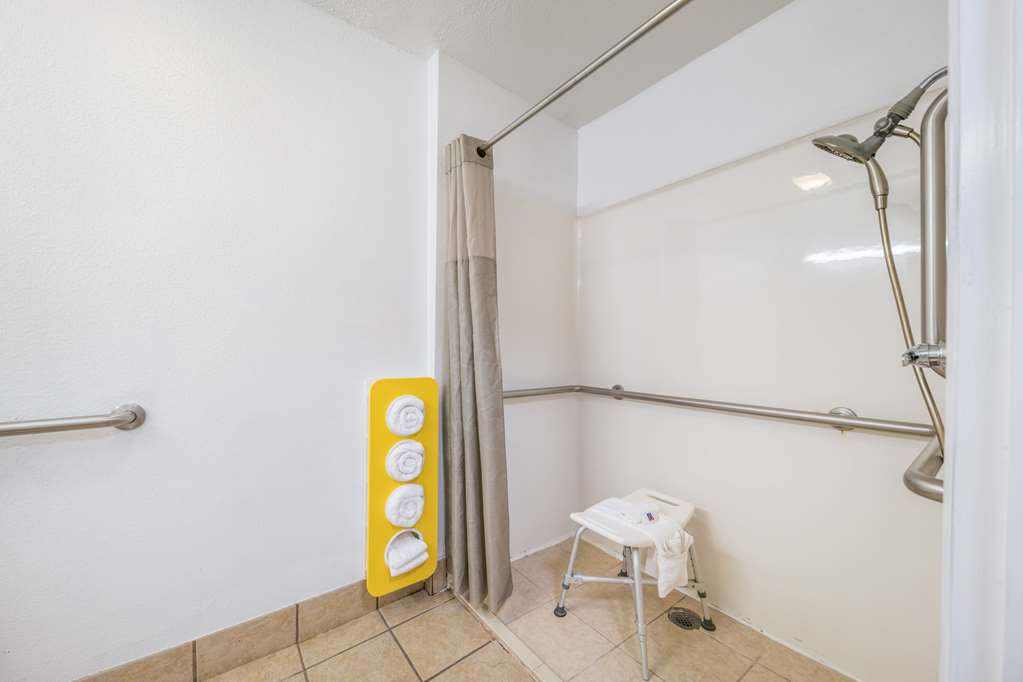 Motel 6 Decatur TX - photo 22