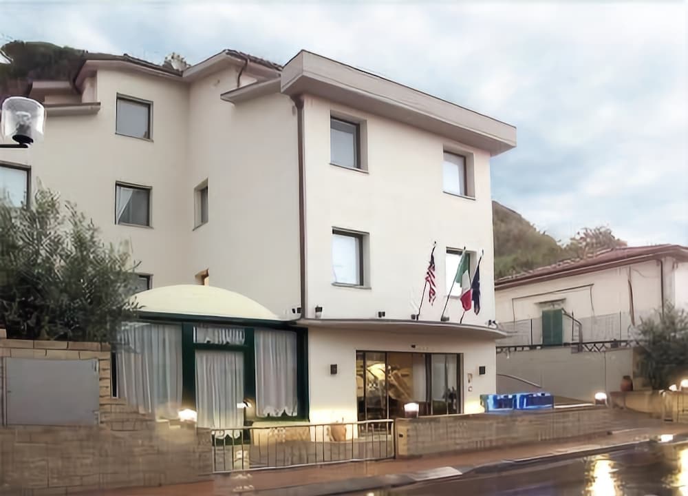 Hotel I'fiorino