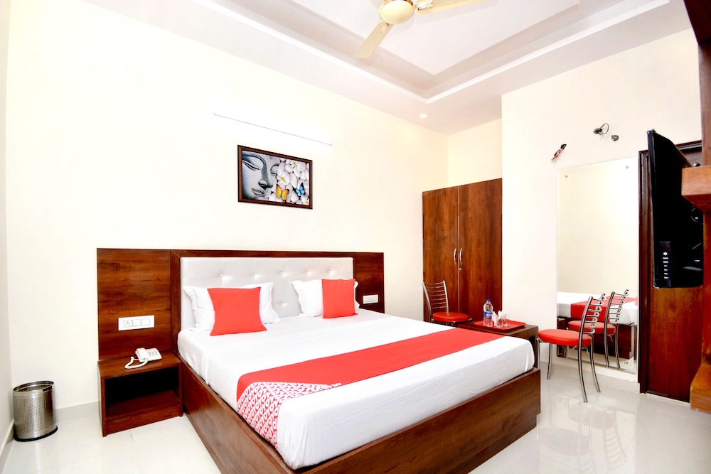 OYO 27061 Hotel Magnum in Mohali, India
