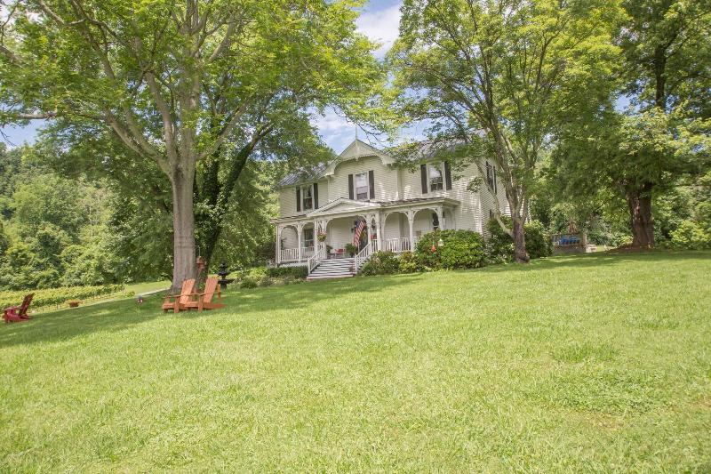Orchard House B And B 10987170 — Lovingston