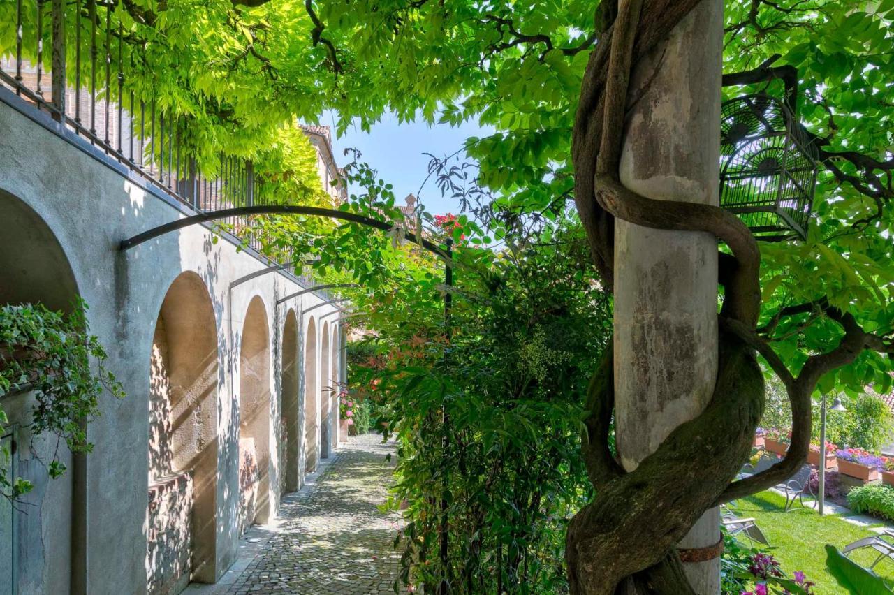 Luisa's Smile — 4-Star Luxury Hotel in Guarene, Italy