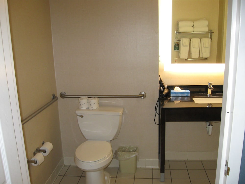Wingate by Wyndham Fargo - photo 25