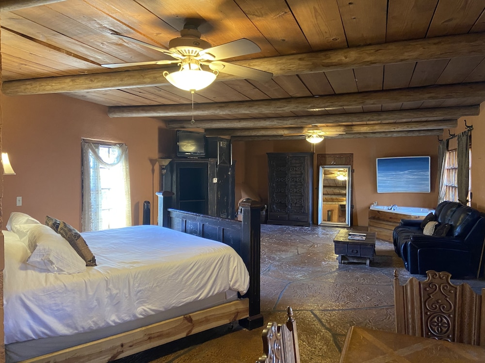 Trois Estate at Enchanted Rock - photo 2