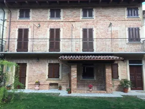 B&B Locanda dai Nonni — 4-Star Luxury Hotel in Asti, Italy